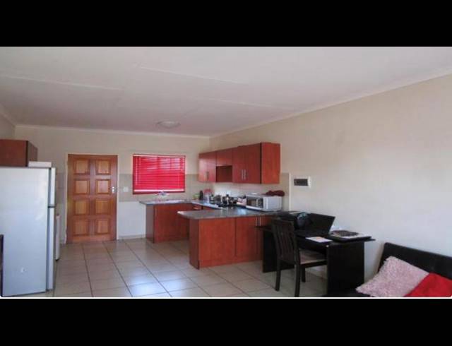 2 BEDROOM TOWNHOUSE FOR SALE IN THE ORCHARDS